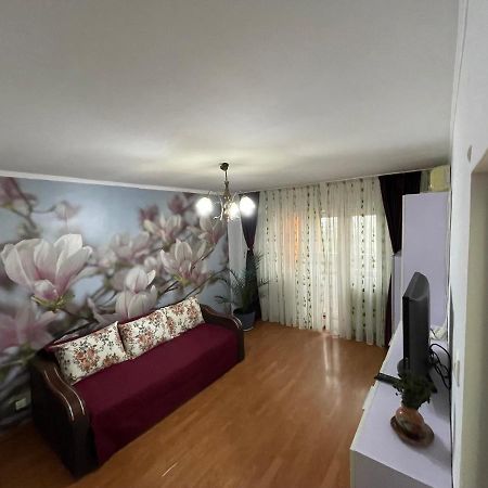 Apartament Magnolia, Piata Gorjului- Metrou Lejlighed Bukarest Eksteriør billede