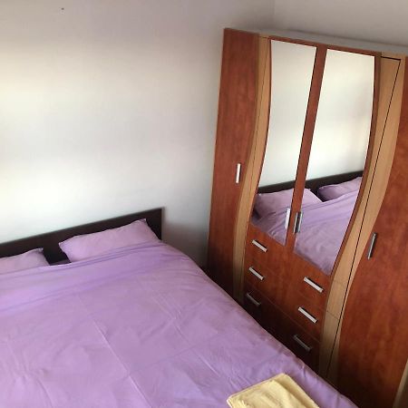 Apartament Magnolia, Piata Gorjului- Metrou Lejlighed Bukarest Eksteriør billede