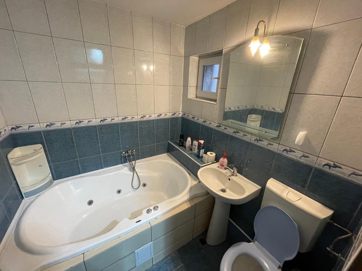 Apartament Magnolia, Piata Gorjului- Metrou Lejlighed Bukarest Eksteriør billede